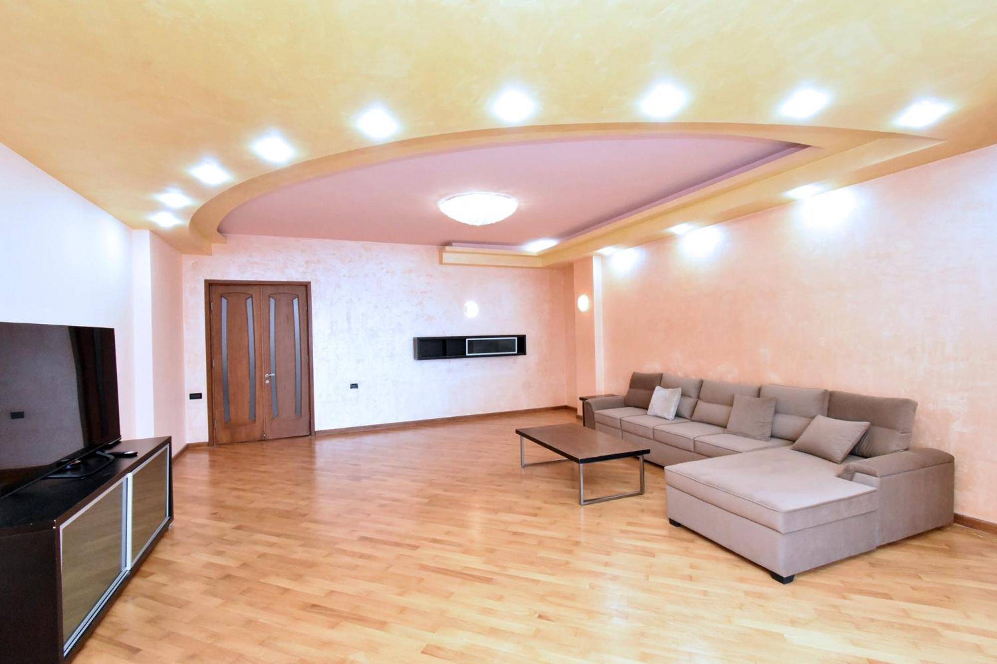 Amiryan Street, 3 Bedrooms Grand And Sunny Apartmet Am2711 Γιερεβάν Εξωτερικό φωτογραφία