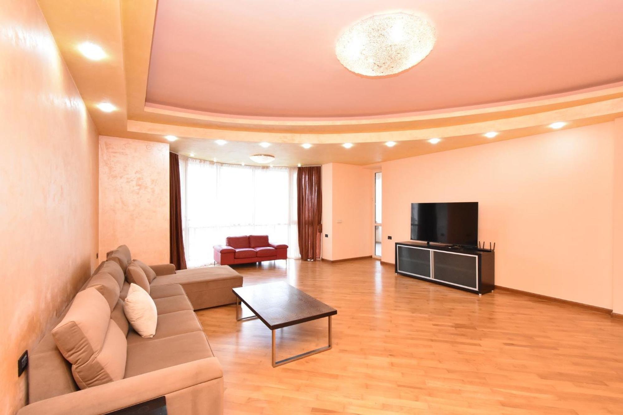 Amiryan Street, 3 Bedrooms Grand And Sunny Apartmet Am2711 Γιερεβάν Εξωτερικό φωτογραφία